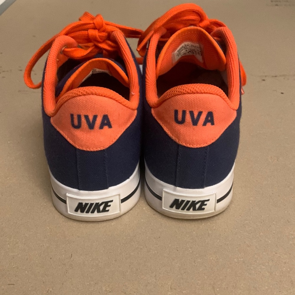 Nike sports shoes